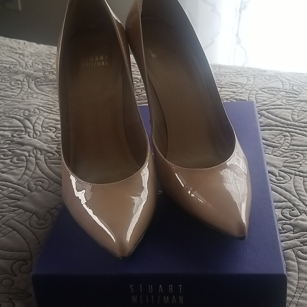 Stuart Weitzman patent pumps